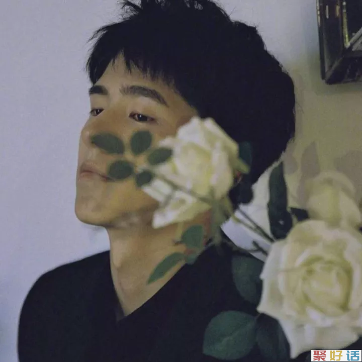 适合冬天发朋友圈的文案: 冬天就适合在床上滚来滚去的。插图 适合冬天发朋友圈的文案: 冬天就适合在床上滚来滚去的。插图