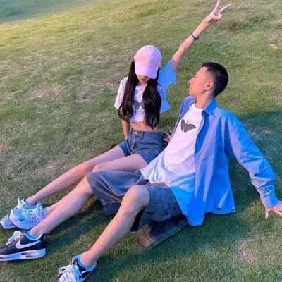 愚人节表白文案:我喜欢你 如果你不是 那就愚人节快乐 如果你也是 那就祝我们第一天快乐。插图 愚人节表白文案:我喜欢你 如果你不是 那就愚人节快乐 如果你也是 那就祝我们第一天快乐。插图